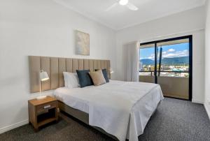 Courthouse Suite - Spacious Haven near Cairns Lagoon