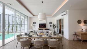 Chic & Spacious 4BR Luxury Villa with Pool