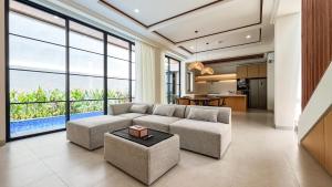 Elegant 3BR Sanctuary near Berawa Beach