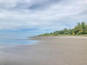 Safari tent with private pool close to Manuel Antonio Glamping 2