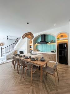 Modern Sanctuary Luxury 3BR Escape in Berawa