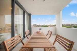 Newcastle New Town Holiday Elegant 4-person residence