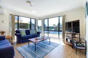 Waterfront Getaway in Sussex