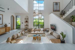 Sunbeam Oasis - Modern & Cozy 4BR Family Villa - Near Seseh Beach