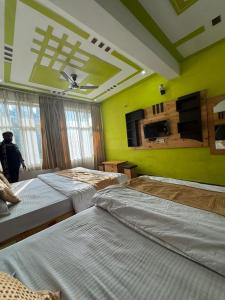 Ruk bae cafe restro & hotel