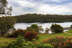 Gipsy Point Lakeside