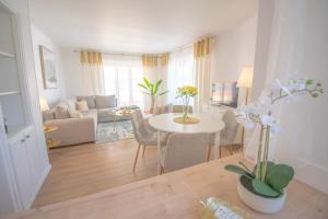 Bright 1Bedroom Apartment, Steps to Juan les Pins Beach