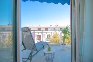 Bright 1Bedroom Apartment, Steps to Juan les Pins Beach