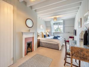 The Manor Stables - Uk48247