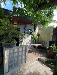 Eliseos Bed & Kitchen