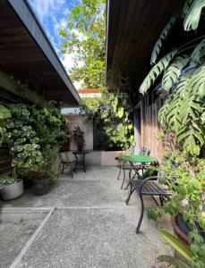 Eliseos Bed & Kitchen