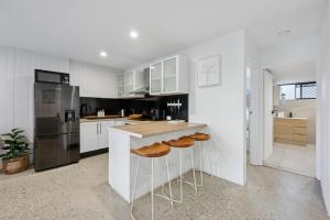 Spacious 1-Bed Apartment in Coolangatta