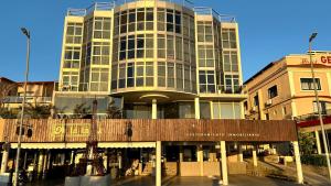 Edificio La Rue- frente al mar