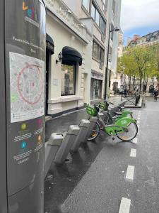 Eiffel Tower 4P apartment - Passy - quiet -