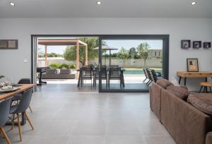 Villa Esti by Villsy