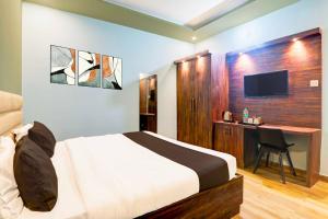 Collection O Malhaur Railway Station