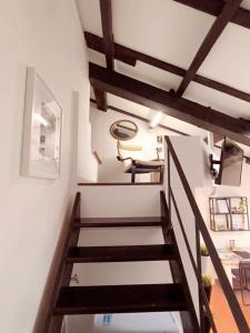 Center Vicolo Suite Apartment with Parking