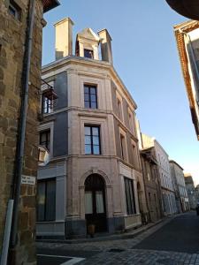 Le Dorat Bright & Quiet