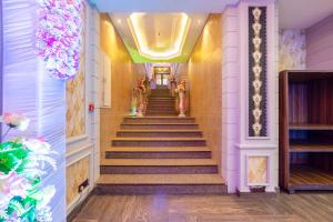 Okas Grand Luxury Collection Hotel Near Crowne Plaza New Delhi Okhla By IHG