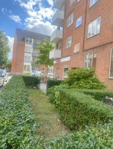 Lys og komfortabel lejlighed tæt på Amager Metrostation