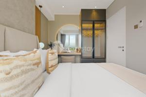 Senuri by Kozystay - Paskal