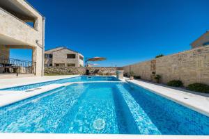 Villa Rea 1 with heated pool