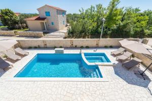 Villa Rea 1 with heated pool