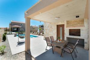 Villa Rea 4 with heated pool