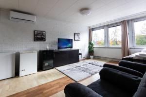 Spacious and cozy 2 bedroom apartment for 7