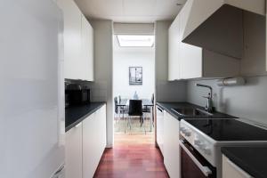 Spacious and cozy 2 bedroom apartment for 7