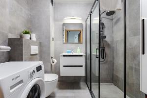 Nasypowa Spacious Apartment by BookingHost