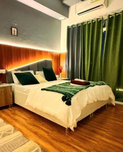 Midori by Gatsby Stays