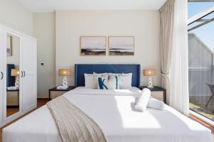 High-Floor Studio, Walking Distance to the Park and 15-Min Drive to Miracle Garden, Al Jawhara Tower, Jumeirah Village Triangle by Deluxe Holiday Homes