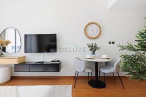 High-Floor Studio, Walking Distance to the Park and 15-Min Drive to Miracle Garden, Al Jawhara Tower, Jumeirah Village Triangle by Deluxe Holiday Homes