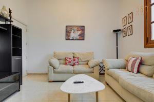 Bright Sliema Stay, Balcony Bliss & Top Location by 360 Estates