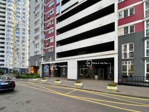 Сонячна 1-кімнатна квартира на Драгоманова 2-Б