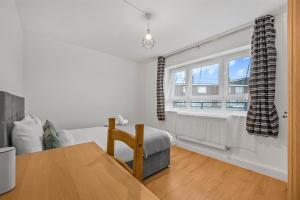 Charming 4 Bedroom Family Apartment Near Chelsea Football Stadium, Fulham Broadway Station