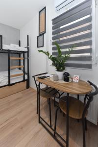 Industrial Hostel Vila Jovana