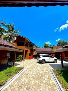 Gifal Surf Camp & Cottage