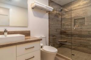 Encantame -Oceanfront Lux Lazy River 2BRRooftop Pool