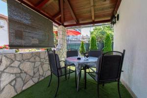 House Nicol Fazana by Istrabook