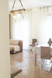 Ampio e Luminoso Appartamento con 3 Camere - Re DAragona Vacanze, Termini Imerese