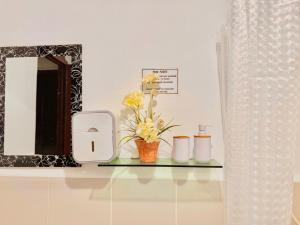 Attractive studio with Luxury bed Good for 1-4pax High speed WiFi with Netflix Free Pool & Parking