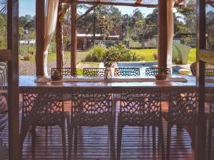 Casa completa con pileta privada y patio