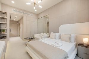 Elegant Studio Escape in JVC - by Czechin