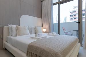 Elegant Studio Escape in JVC - by Czechin