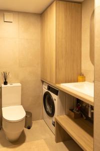 Wave 21 Nida Self Check-In Apartment