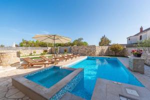 Villa Edena with heated pool