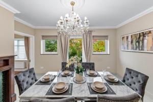 The Ridge Residence - Luxury 4 Bed Near Warner Bro Studios With Parking