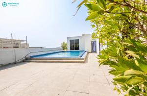 Blue Breeze Modern 2BR Apartment Near Downtown